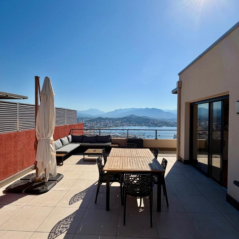 Superbe T3 avec rooftop Vue mer et montagne Ajaccio - Two-Bedroom Apartment - 1