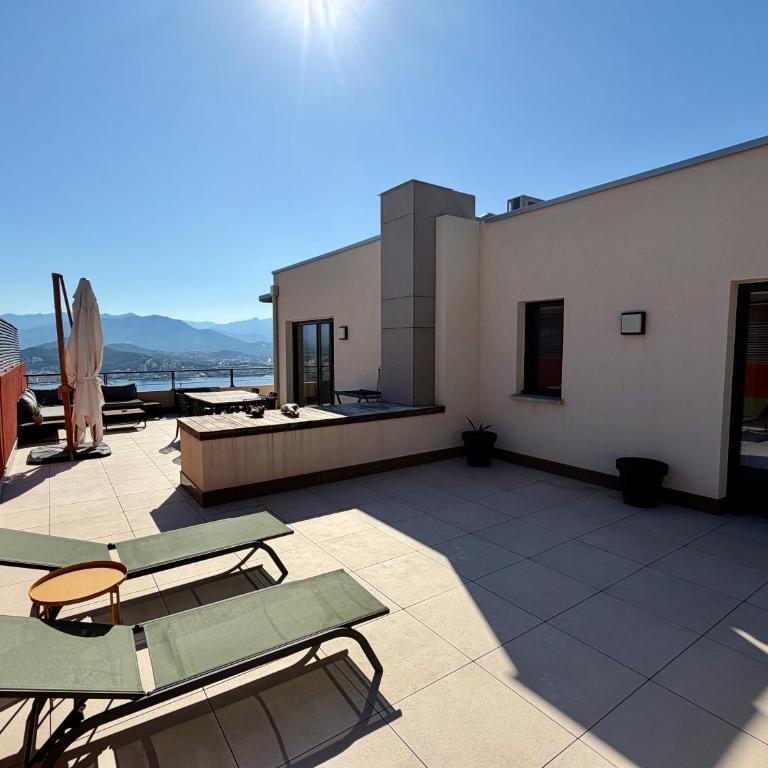 Superbe T3 avec rooftop Vue mer et montagne Ajaccio - Two-Bedroom Apartment - 3