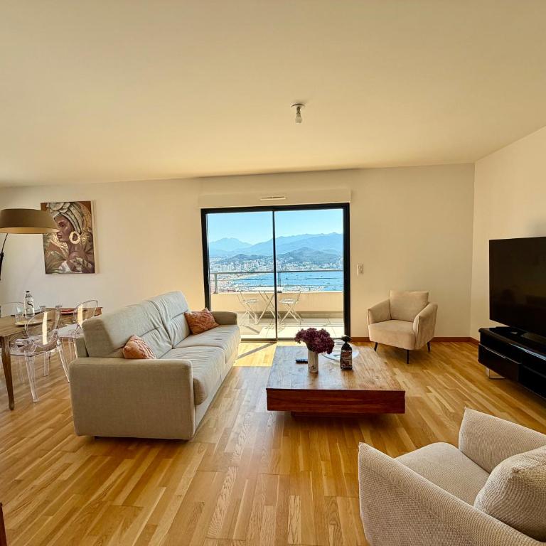 Superbe T3 avec rooftop Vue mer et montagne Ajaccio - Two-Bedroom Apartment - 6