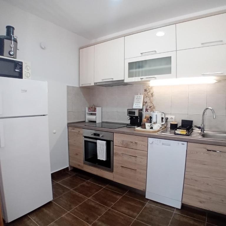 Durmitor Sunstone - Three-Bedroom Villa - 3