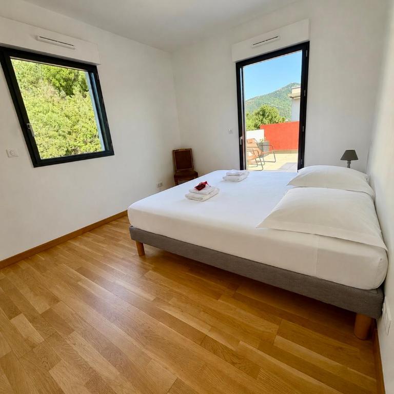 Superbe T3 avec rooftop Vue mer et montagne Ajaccio - Two-Bedroom Apartment - 19