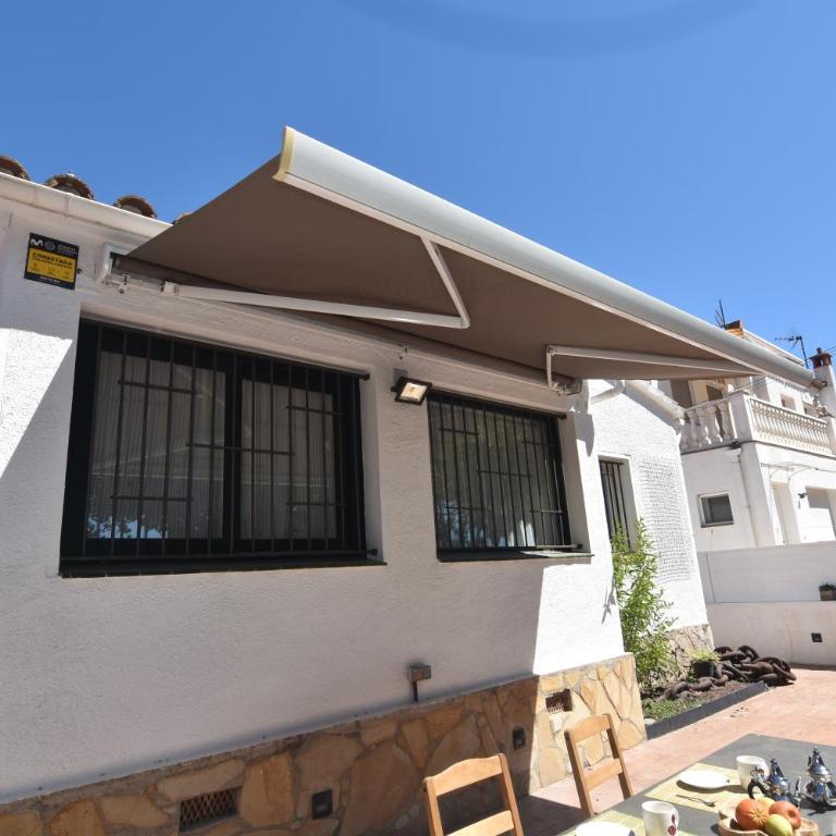 Empuriabrava Byblos Acogedora casa con jardín privado y piscina comunitaria en Empuriabrava Costa Brava - Casa de 2 dormitorios - 16