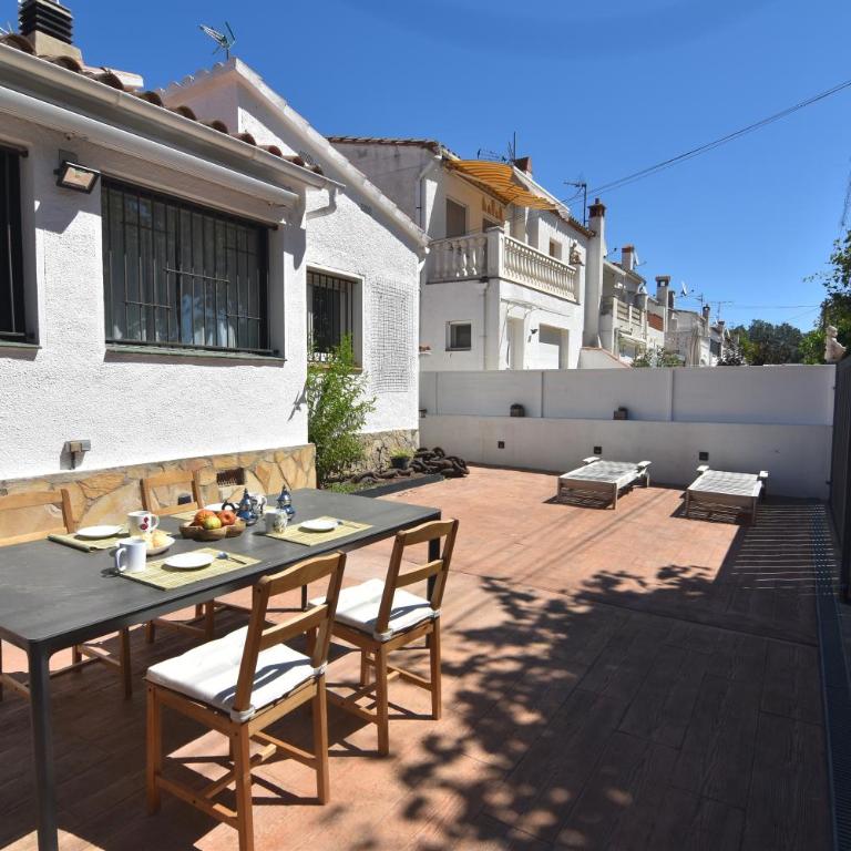 Empuriabrava Byblos Acogedora casa con jardín privado y piscina comunitaria en Empuriabrava Costa Brava - Casa de 2 dormitorios - 1