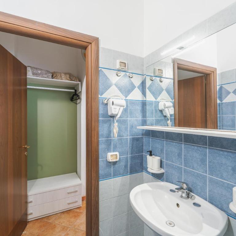 Camping Villaggio Egad - Quadruple Room - 10