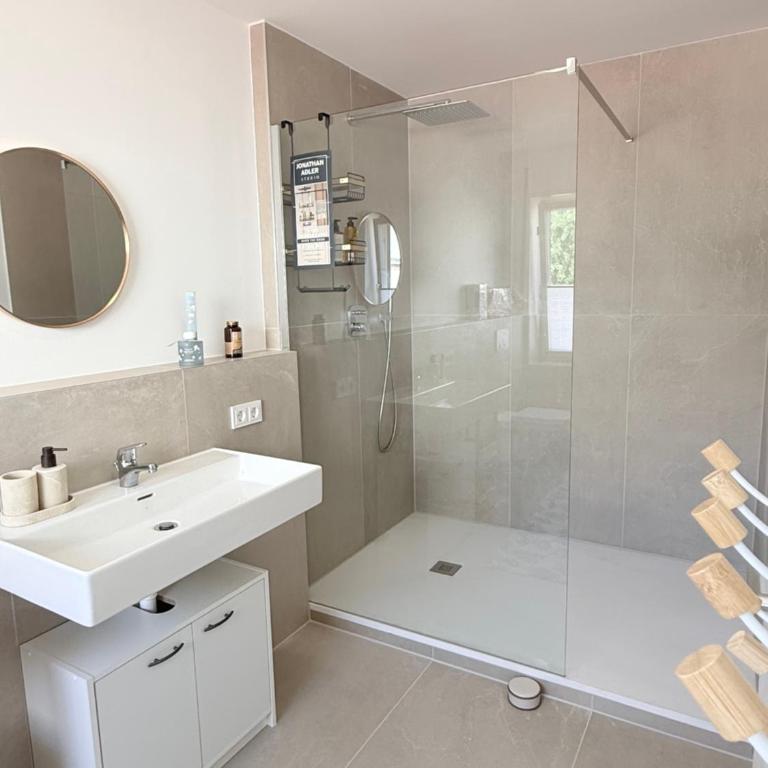 Neues City-Apartment nahe der Fuggerei I Stellplatz I frisch renoviert I Zentrumnähe - Appartamento con 2 Camere da Letto e Terrazza - 9