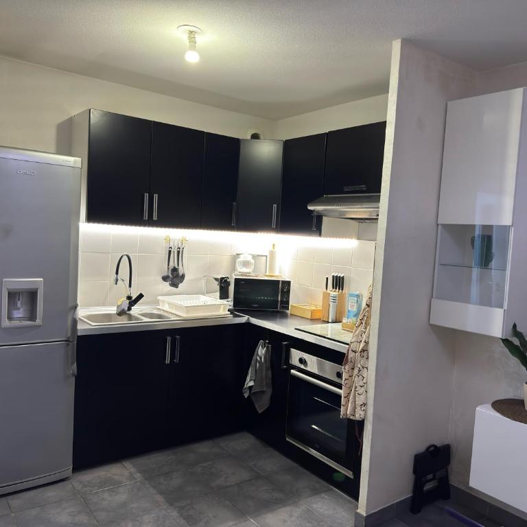 Appartement moderne avec terrasse, parking et clim - Apartamento de 1 dormitorio - 21