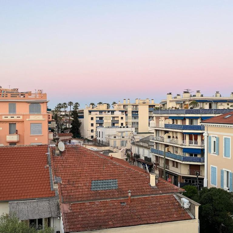 Central and 2 steps from Golfe-Juan beach - Apartment mit 2 Schlafzimmern - 9