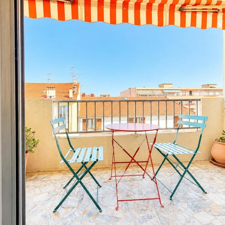 Central and 2 steps from Golfe-Juan beach - Apartment mit 2 Schlafzimmern - 13