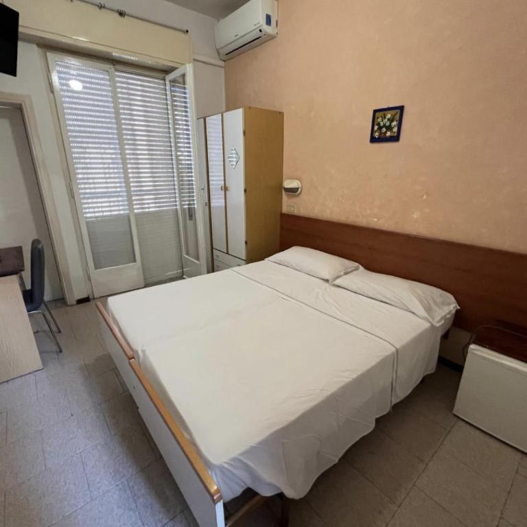 Hotel BIG New - Camera Matrimoniale con Bagno Privato - 1