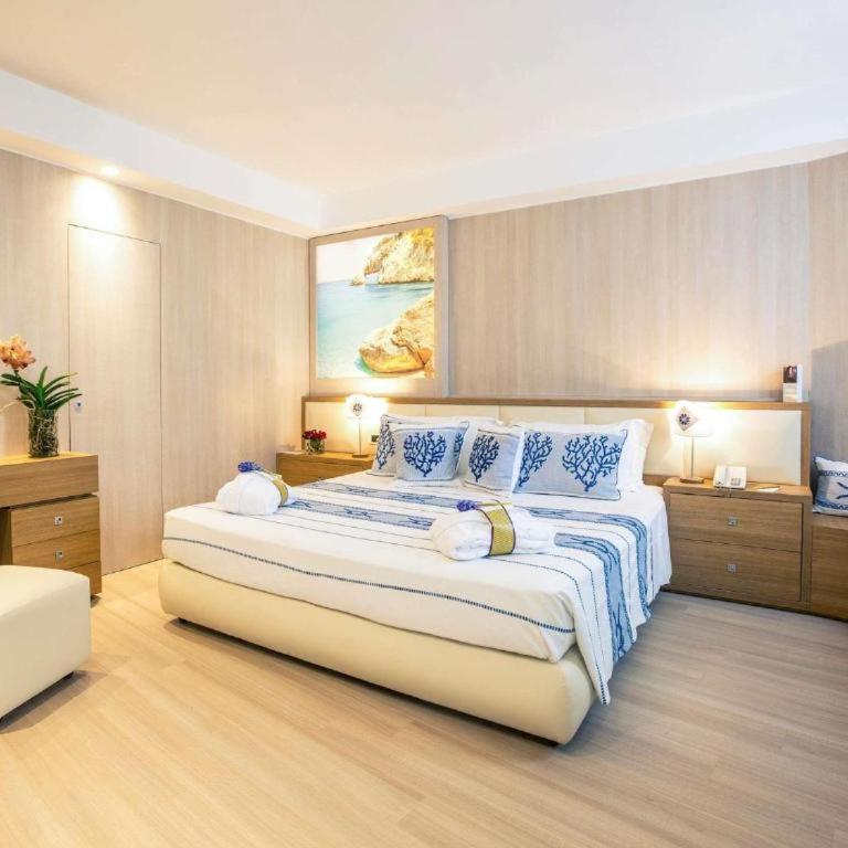 Mercure Olbia Hotel e Spa - Suite Familiare Standard con 2 Camere Comunicanti - 3