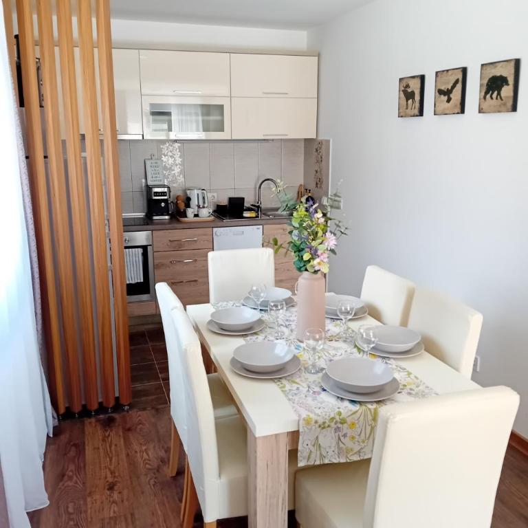 Durmitor Sunstone - Three-Bedroom Villa - 5