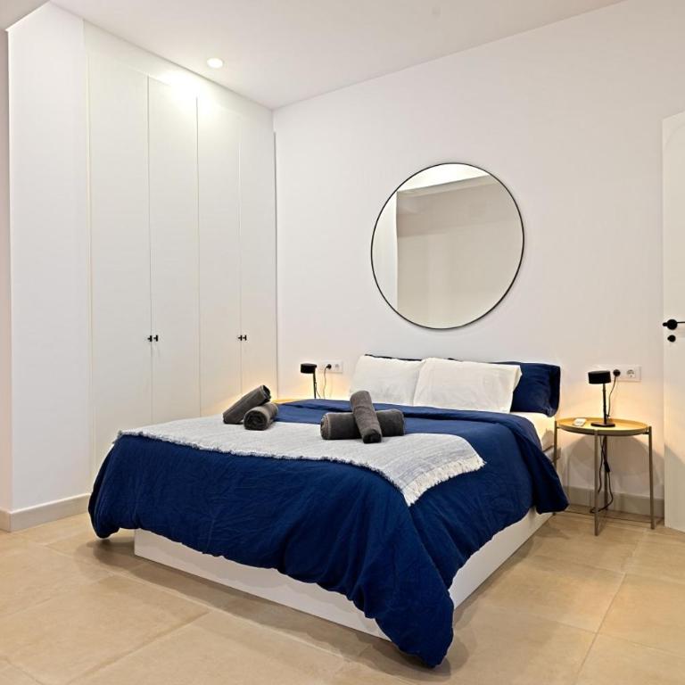 Modern apartment with patio and two bathrooms - Ferienhaus - 1