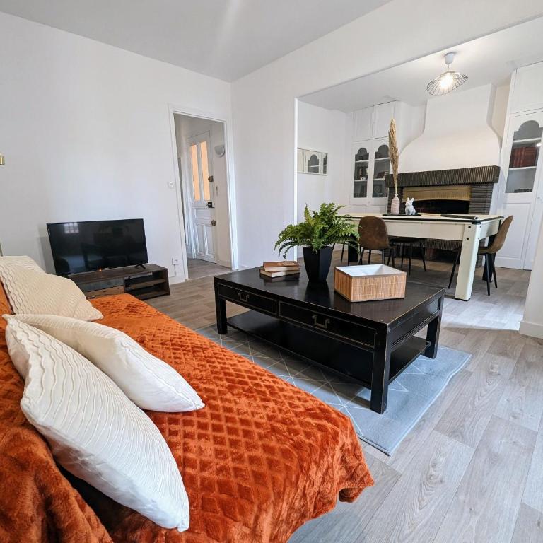 Le 39 Victor Hugo by GC - Grand F4 Cosy avec Billard & wifi - Appartement 3 Chambres - 4