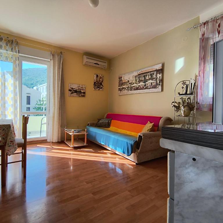 Cozy 1 bedroom flat near Petrovac beach - Apartment mit 1 Schlafzimmer - 2