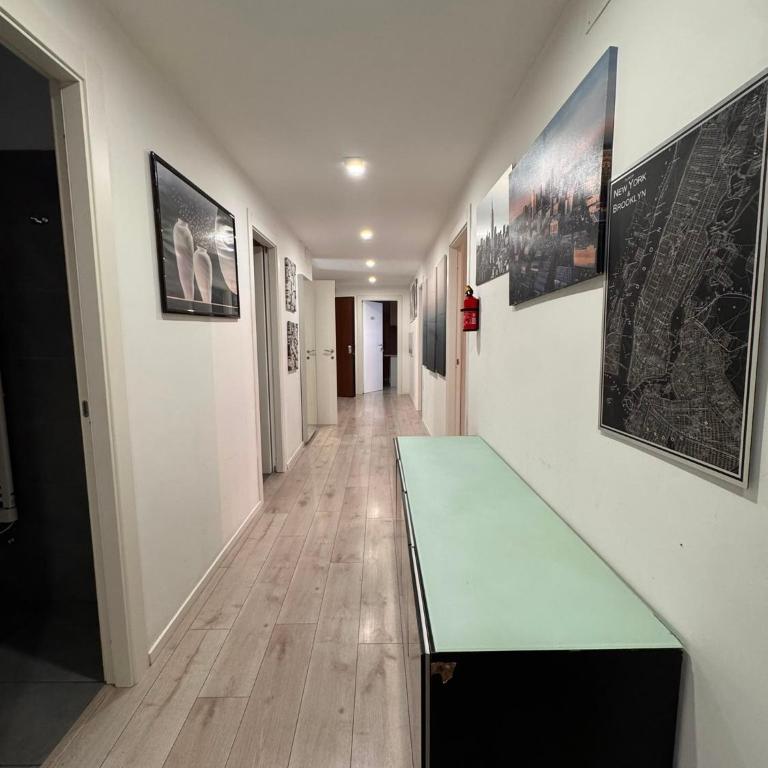 CarloAlberto23- Rooms by Homes in Ancona - Camera Standard Doppia con Letti Singoli con Bagno in Comune - 12