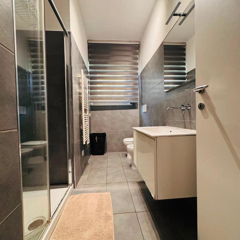 CarloAlberto23- Rooms by Homes in Ancona - Camera Standard Doppia con Letti Singoli con Bagno in Comune - 13