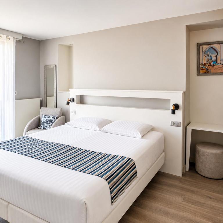 Hôtel Valencia - Chambre Double ou Lits Jumeaux - Vue Latérale sur Mer - 2