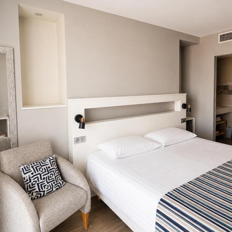 Hôtel Valencia - Chambre Double ou Lits Jumeaux - Vue Latérale sur Mer - 1