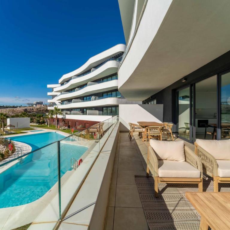The West Breeze 2bedroom Poolview Terrace, Higueron West, Fuengirola - Apartamento de 2 dormitorios - 1