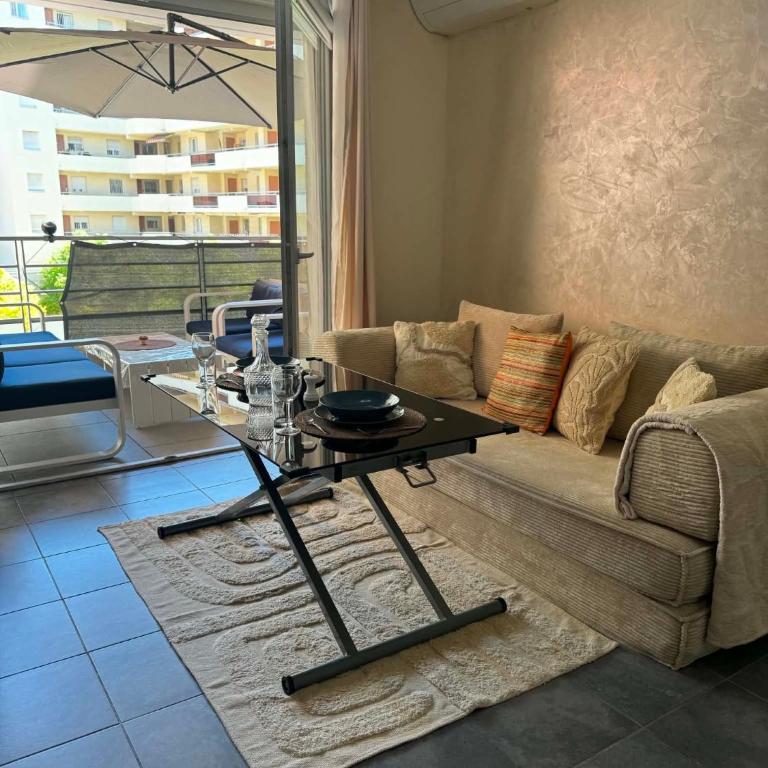 Appartement moderne avec terrasse, parking et clim - Apartamento de 1 dormitorio - 14
