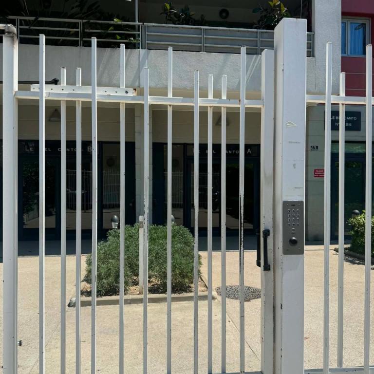 Appartement moderne avec terrasse, parking et clim - Apartamento de 1 dormitorio - 49