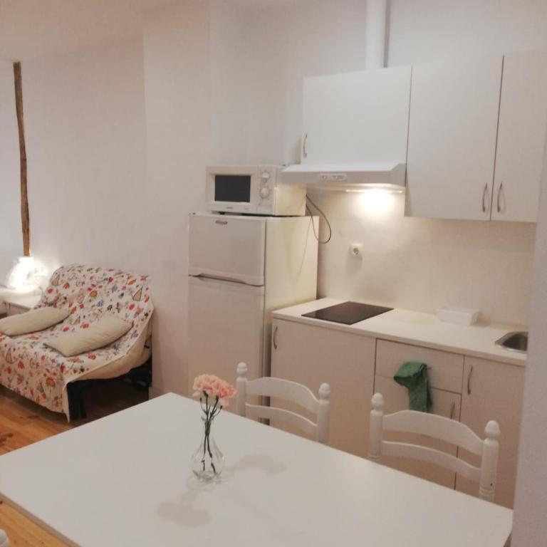 Calle Carmen Céntrico Amplio - Apartamento Estándar de 4 dormitorios - 1