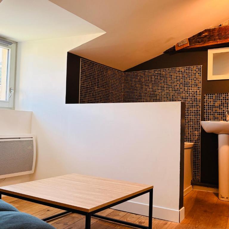 L'Espace et le Calme - Grand T2 cœur de Crest - Appartement 2 Chambres - 22