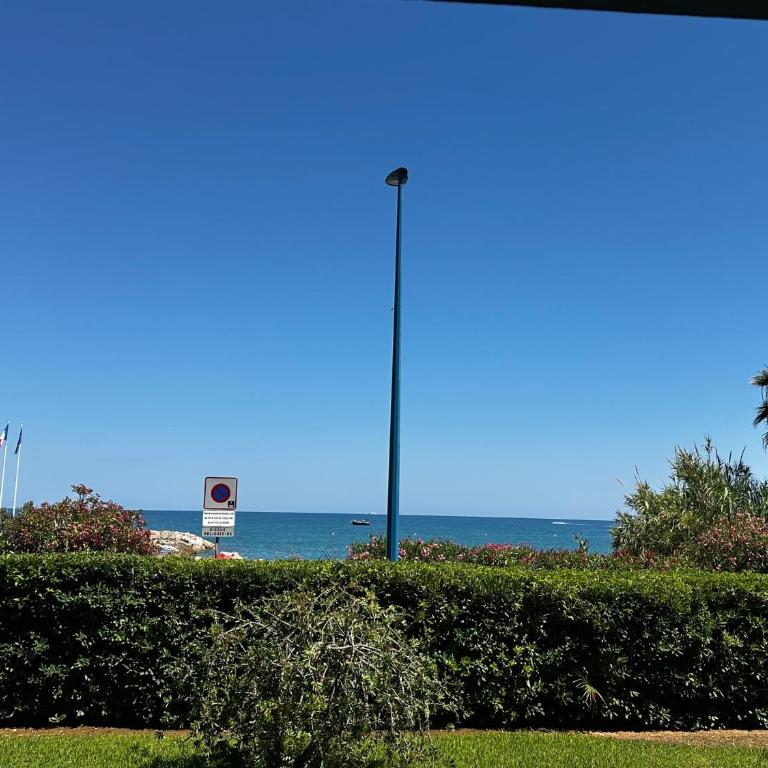 Villeneuve Loubet - Proximité Marina Baie des Anges - Front de Mer - Parking privé - Appartement 1 Chambre - 1
