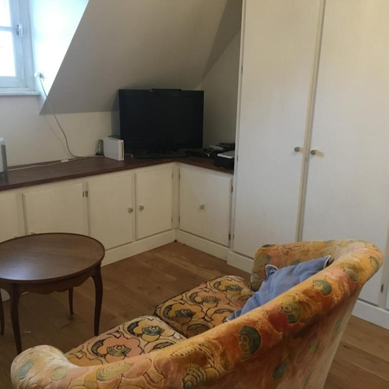 Spacious and comfortable home near beaches - Villa - 1