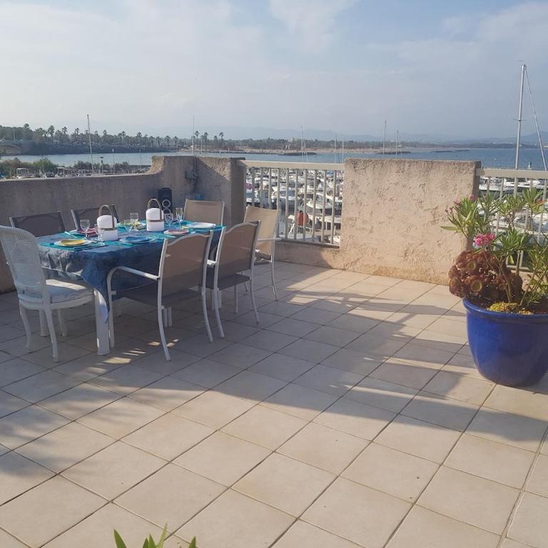sea view, exceptional terrace, direct beach access - Appartamento con 1 Camera da Letto - 12