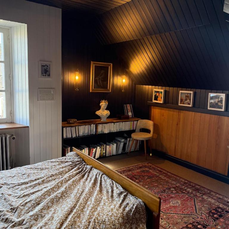 Spacious and comfortable home near beaches - Villa - 10