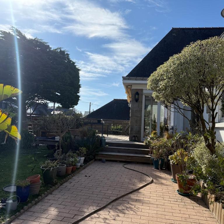 Spacious and comfortable home near beaches - Villa - 20