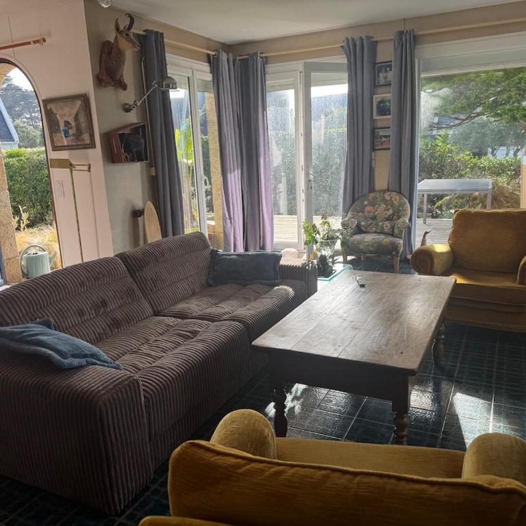 Spacious and comfortable home near beaches - Villa - 24