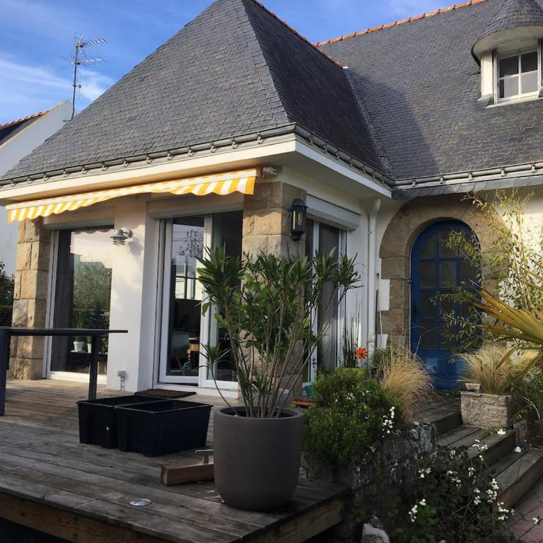 Spacious and comfortable home near beaches - Villa - 29