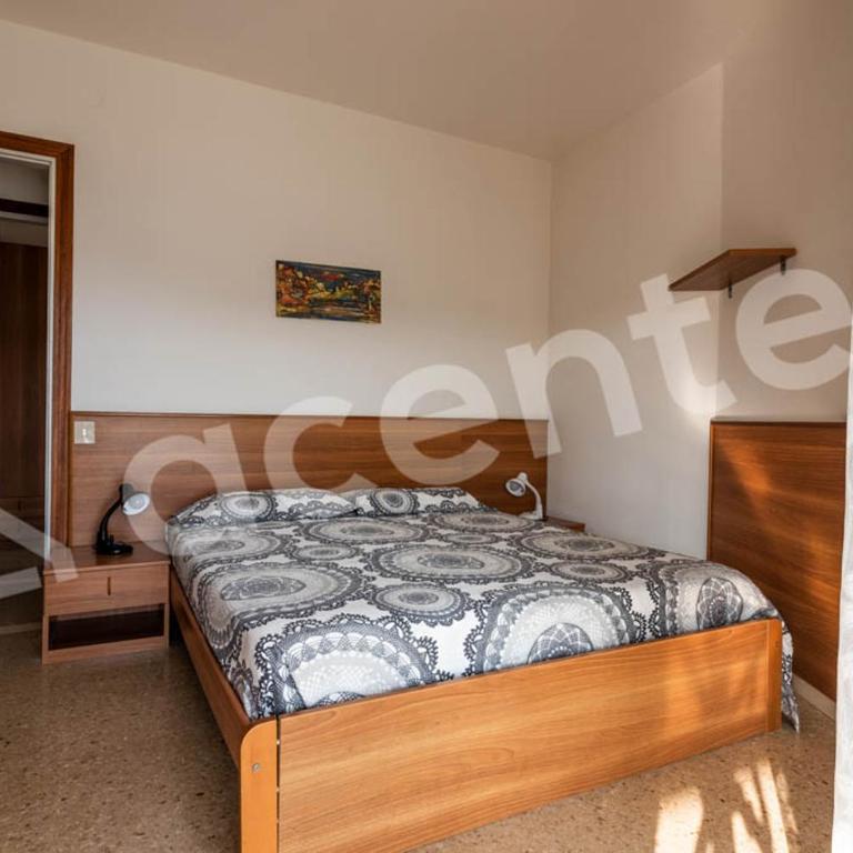 Condominio Aurora B - Appartamento con 2 Camere da Letto, Terrazza e Vista Mare - 8