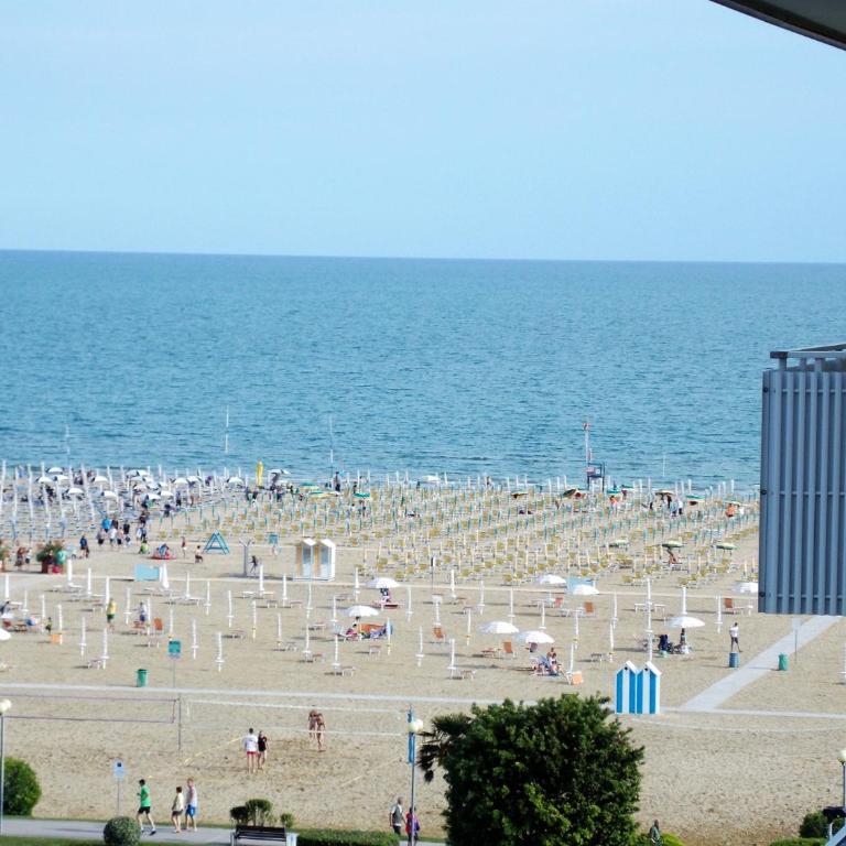 Condominio Aurora B - Appartamento con 2 Camere da Letto, Terrazza e Vista Mare - 14