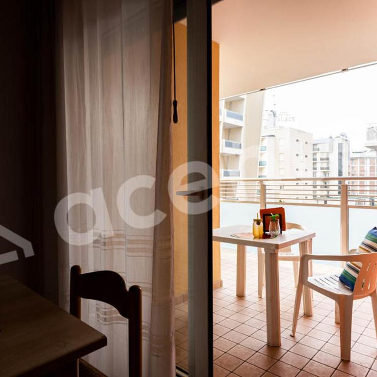 Condominio Aurora B - Appartamento con 2 Camere da Letto e Vista Mare - 3