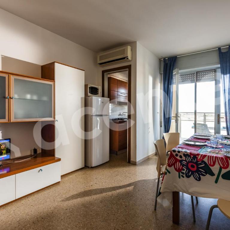 Condominio Aurora B - Appartamento con 2 Camere da Letto, Terrazza e Vista Mare - 1