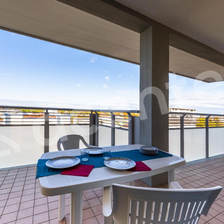 Condominio Aurora B - Appartamento con 2 Camere da Letto, Terrazza e Vista Mare - 10