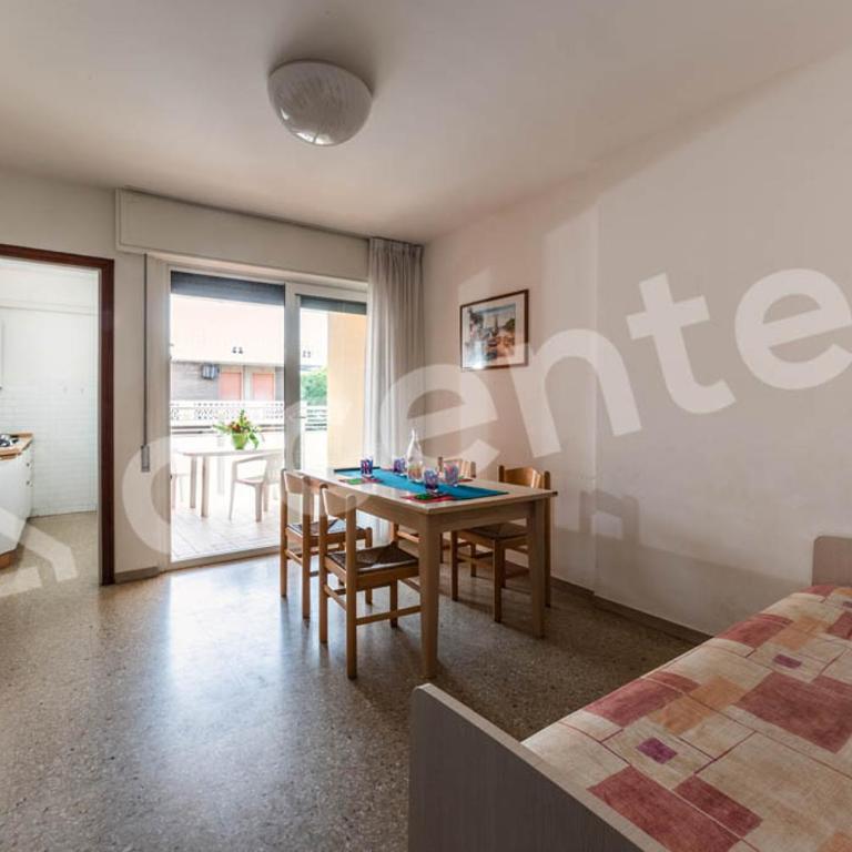 Condominio Aurora B - Appartamento con 2 Camere da Letto, Terrazza e Vista Mare - 1