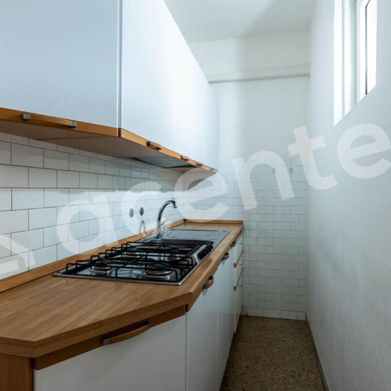 Condominio Aurora B - Appartamento con 2 Camere da Letto, Terrazza e Vista Mare - 5