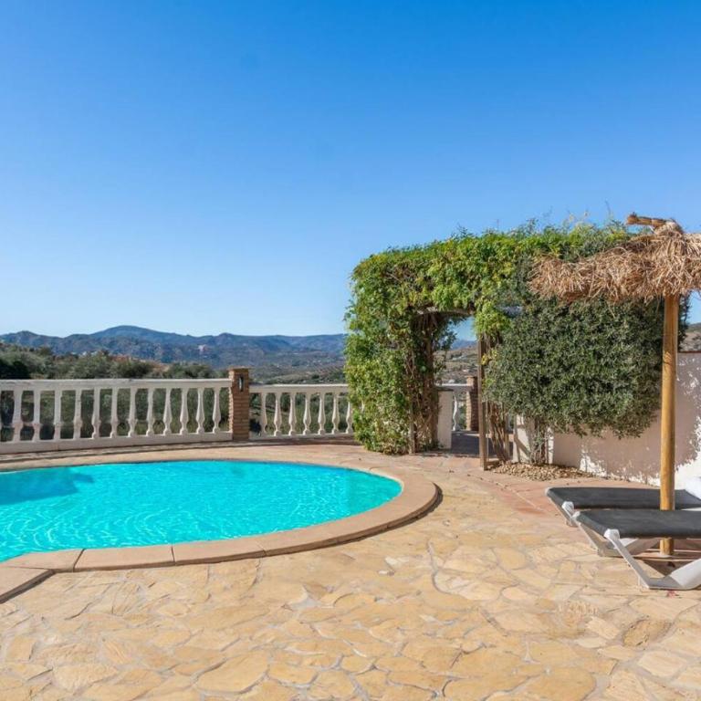 Villa Dos Torres | 4BR Villa Near Sierra Tejeda - Villa - 2