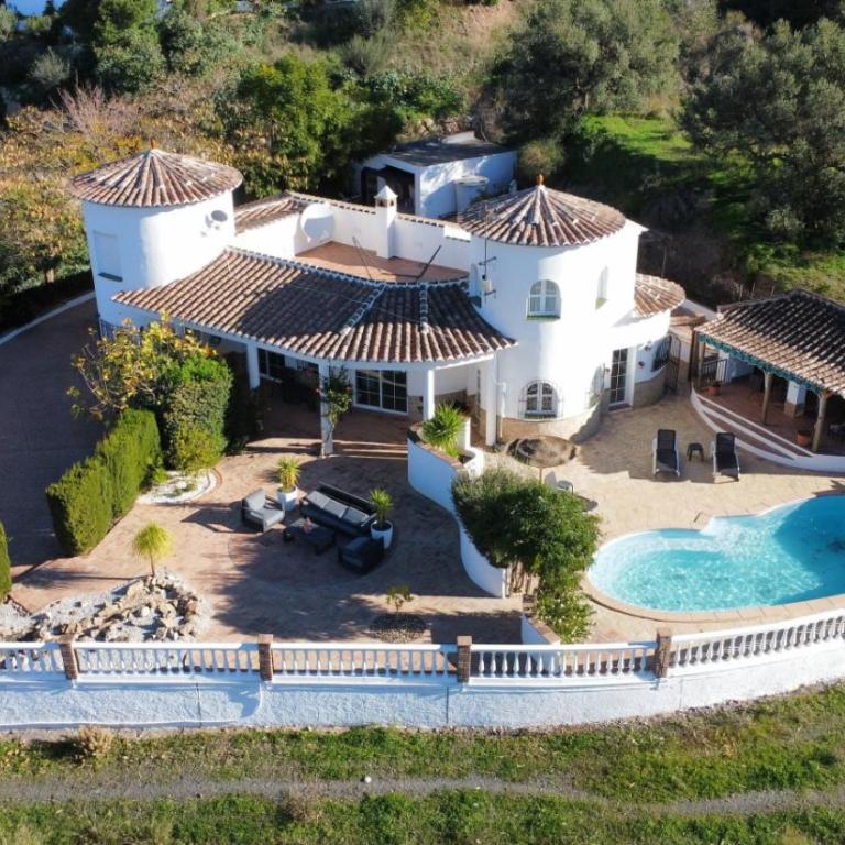 Villa Dos Torres | 4BR Villa Near Sierra Tejeda - Villa - 21