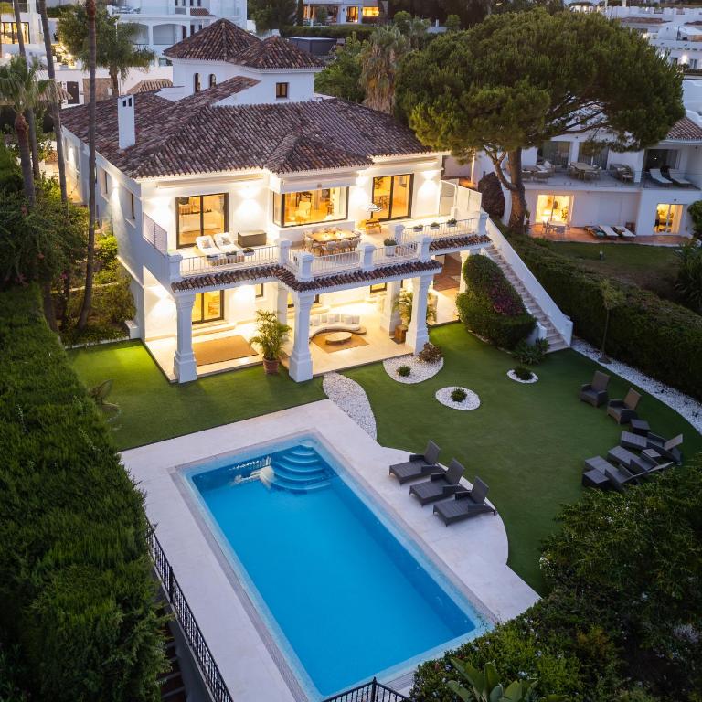 Newly Renovated Frontline Golf 7 BDRM Luxury Villa - Superior Villa - 48