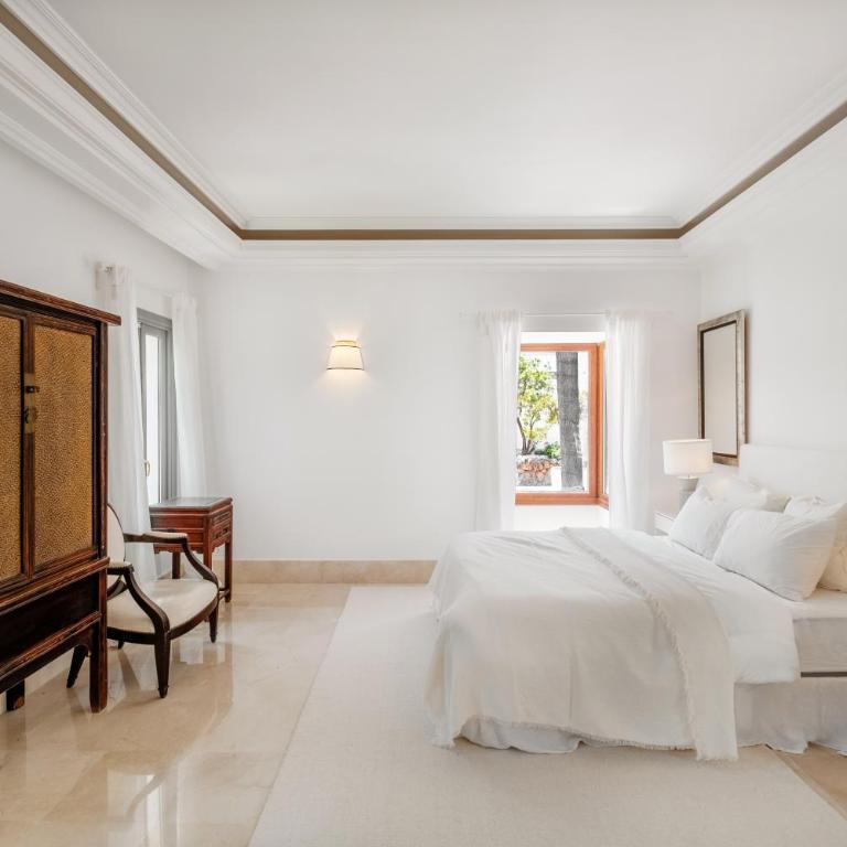 Newly Renovated Frontline Golf 7 BDRM Luxury Villa - Superior Villa - 33