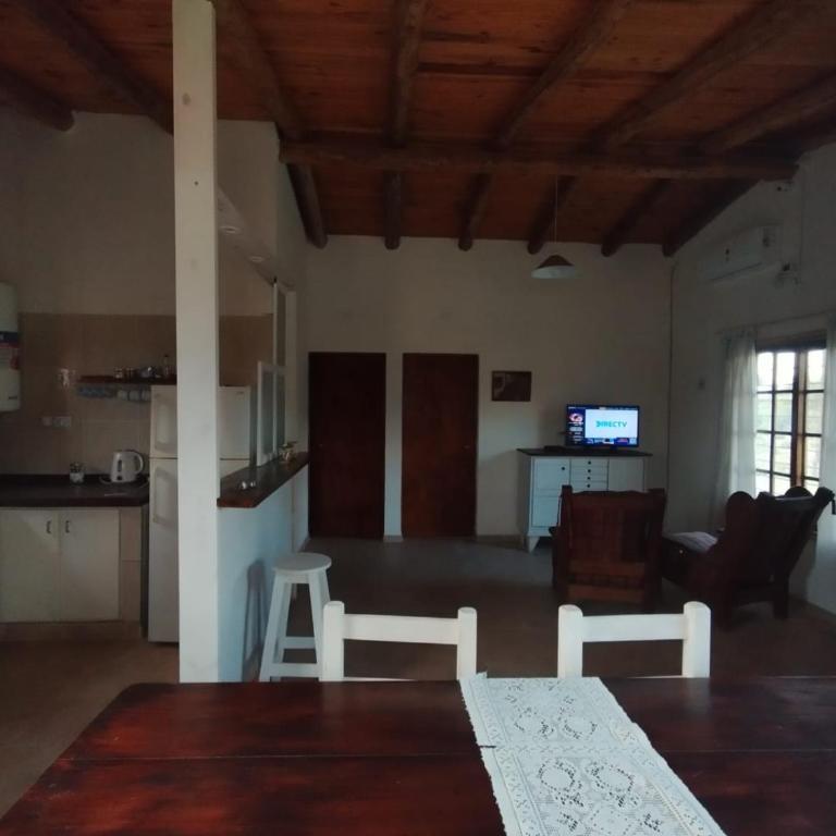 Casas HG-Pileta climatizada en predio cercano-Desayuno seco - Casa de 2 dormitorios - 14