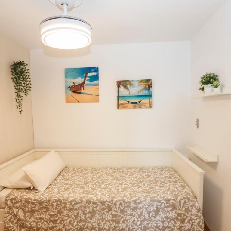 Sea View Haven with Pool & Magical Sunrises - Apartment mit 2 Schlafzimmern, Terrasse und Meerblick - 8
