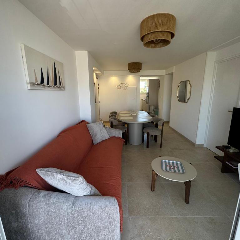 Horizon Méditerranée Piscine & Plage à Pied - Two-Bedroom Apartment - 5