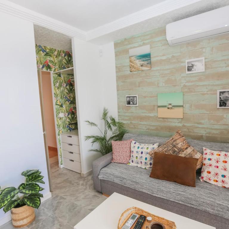 Sea View Haven with Pool & Magical Sunrises - Apartment mit 2 Schlafzimmern, Terrasse und Meerblick - 4