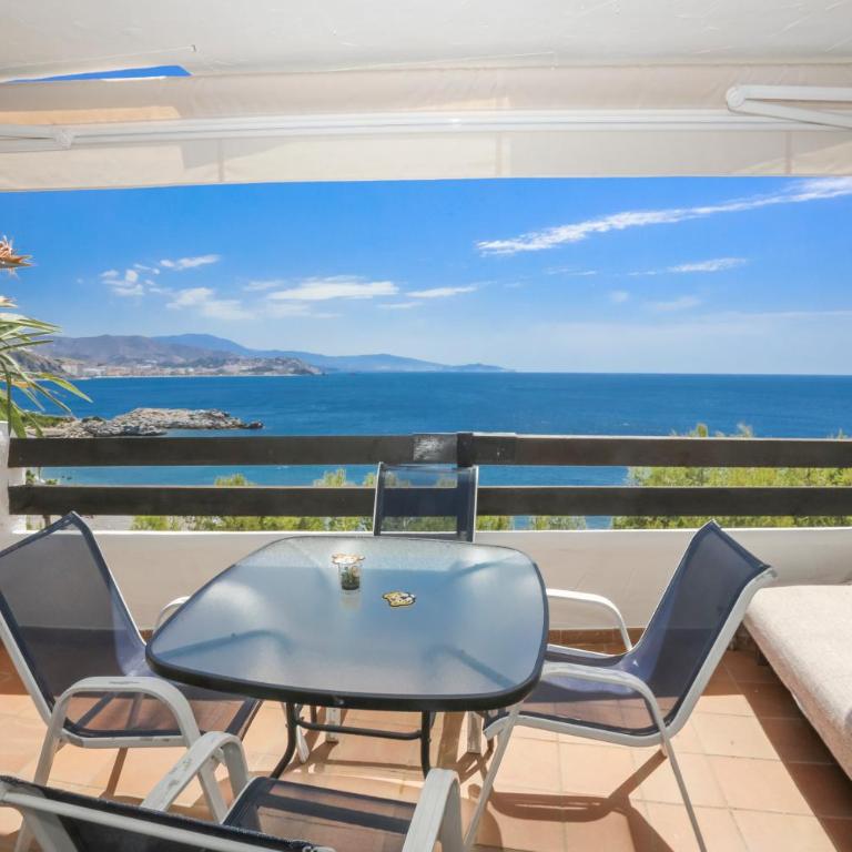 Sea View Haven with Pool & Magical Sunrises - Apartment mit 2 Schlafzimmern, Terrasse und Meerblick - 34